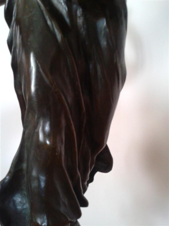 FIGURA-od-bronze