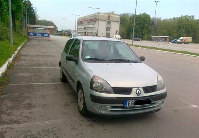 Renault Clio 1.2 8V -03  
