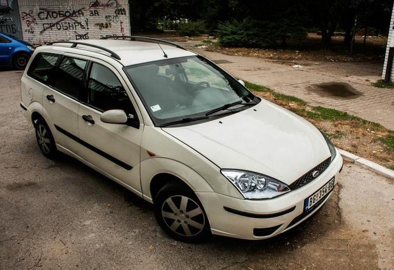 Ford-Focus-1-6-16v--04