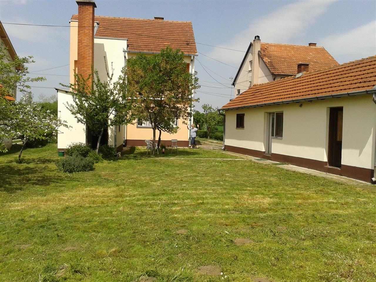 Kuća-120m2--u-strogom-centru-Bogatića