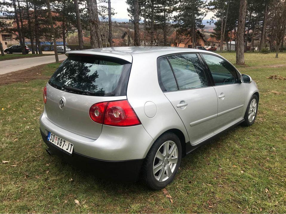 VW-Golf-V-2-0GTI