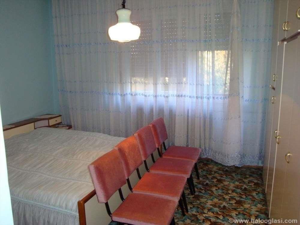 Dvospratna-kuca-blizu-centra-grada