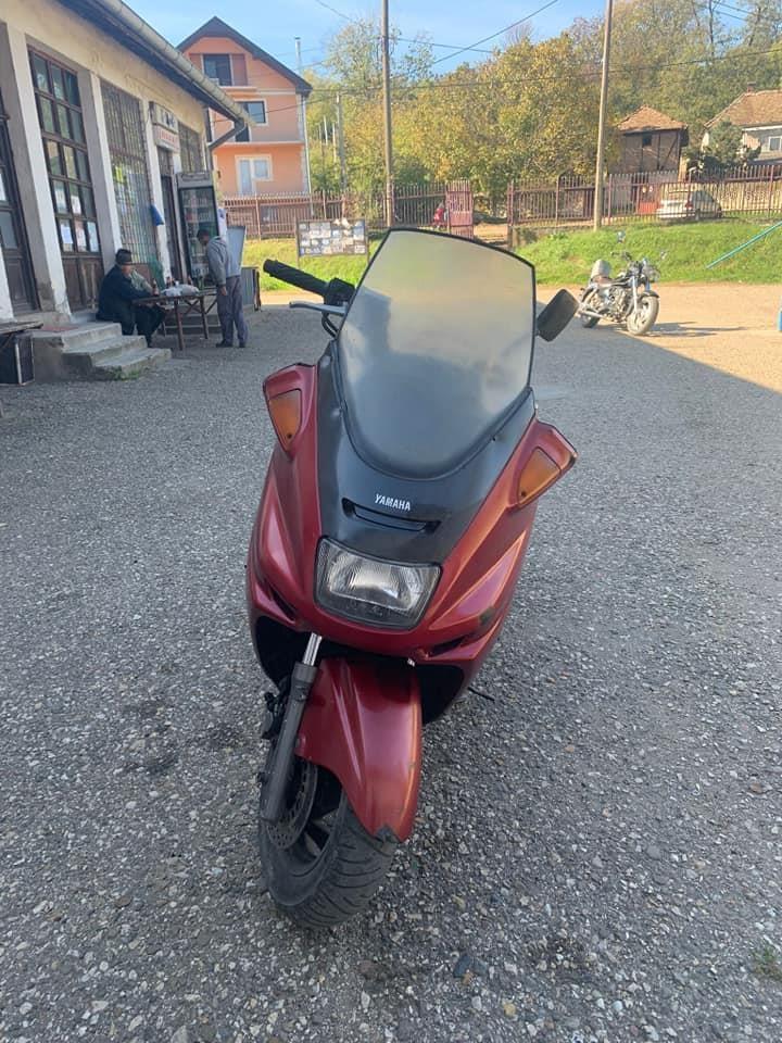 Yamaha-majesty-250
