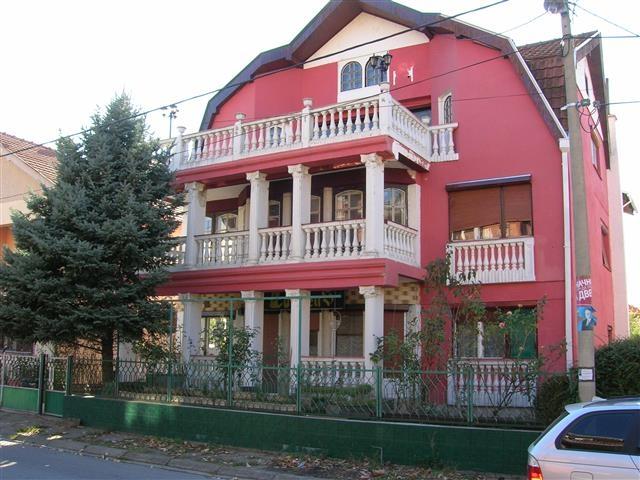 Kuce 600m2 u Zajecaru 