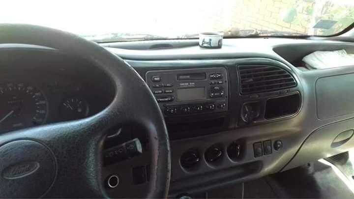 Ford-Transit--2-5D