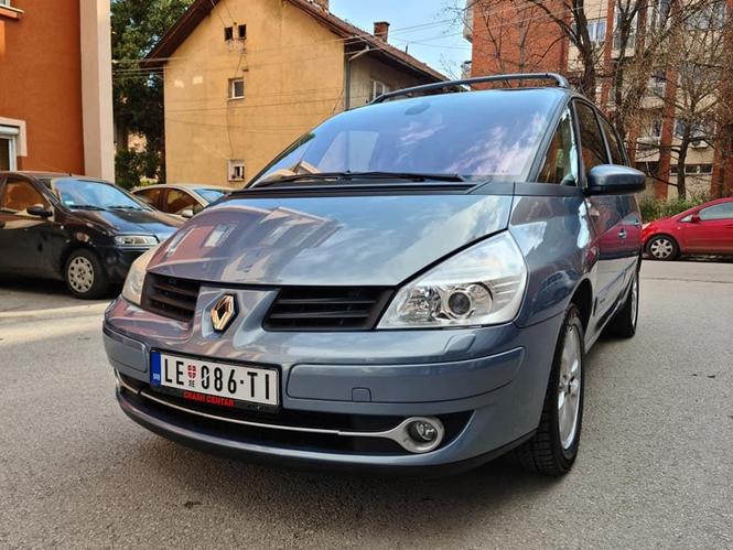 AUTOMOBIL