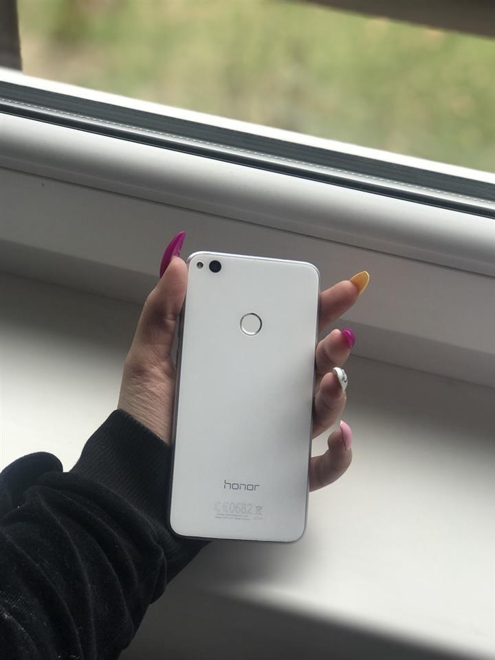 Huawei-Honor-8-lite-