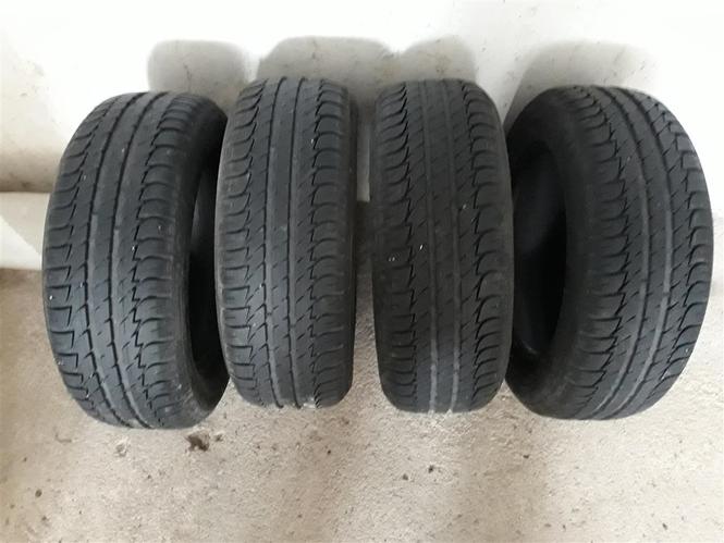 Auto guma