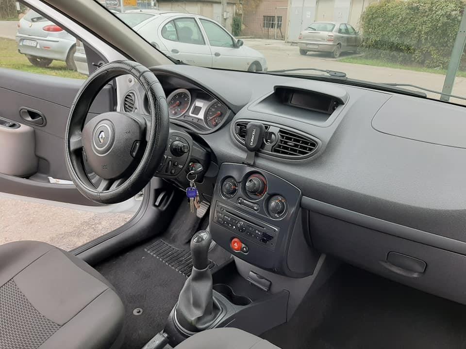 Renault-Clio-1-5-DCI