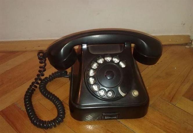Stari Iskrin telefon