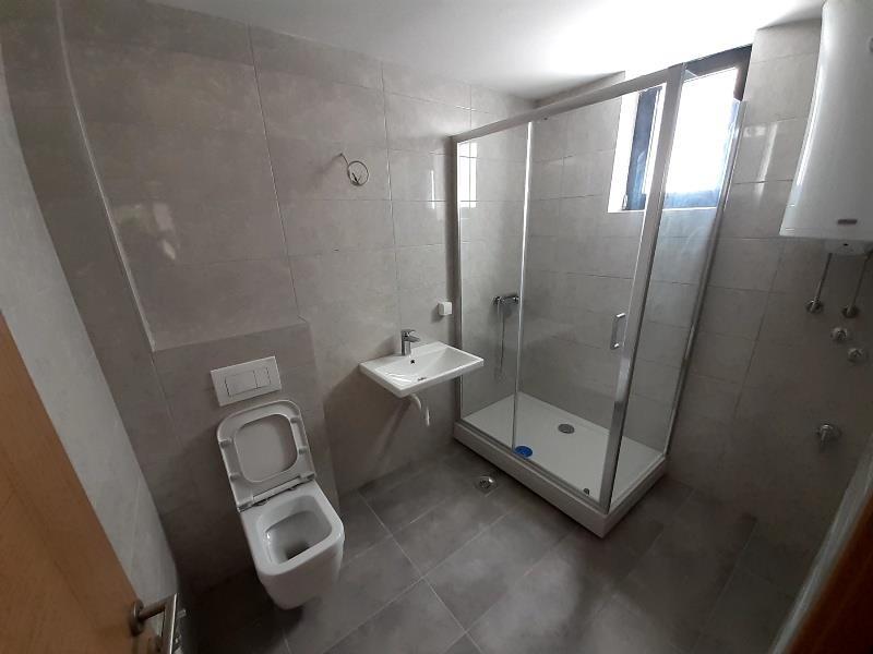 IZDAVANJE---TROSOBAN-STAN--74m2---CENTAR---NIŠ