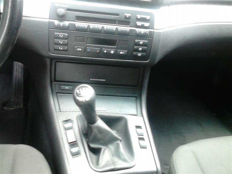 BMW-320d--03