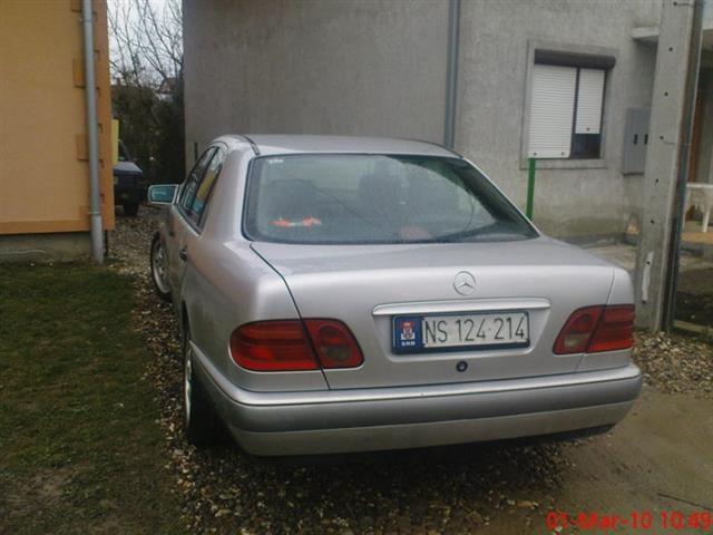 Mercedes-E-220--97