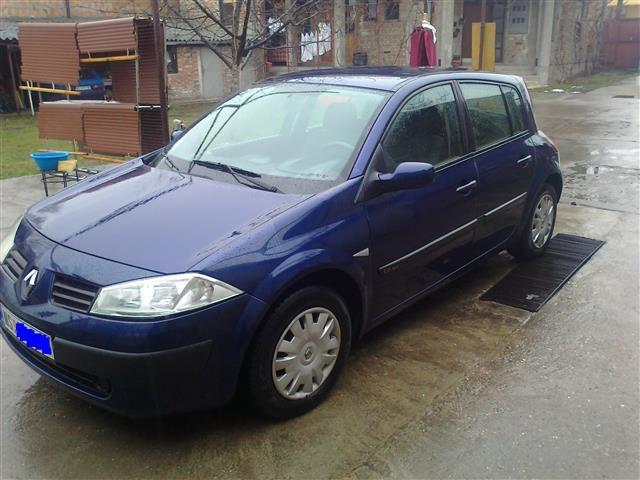 Renault--Megan-1-6--03