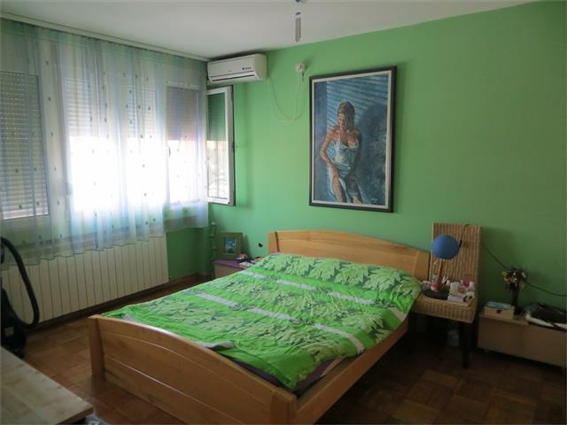 Lux-stan-u-bloku-45-pored-Save