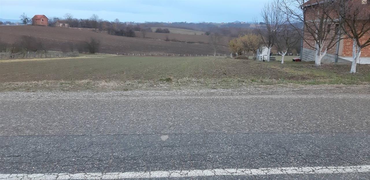 Plac-Runjani-pored-puta