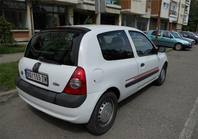 Renault-Clio-1-5DCi--03-