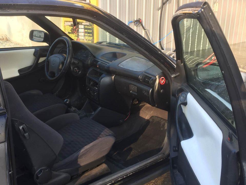 Opel-Astra-f