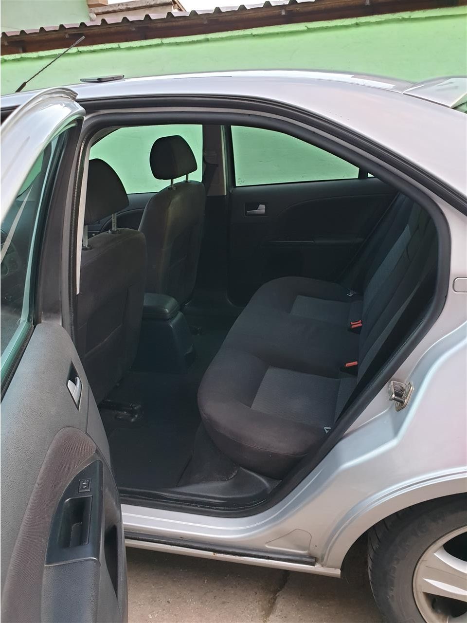 Ford-Mondeo-