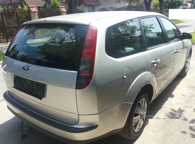 Ford-Focus--07--