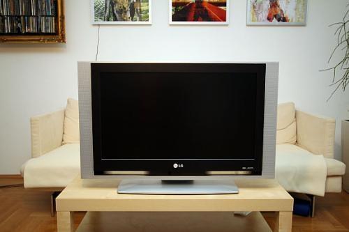 LCD LG 66cm