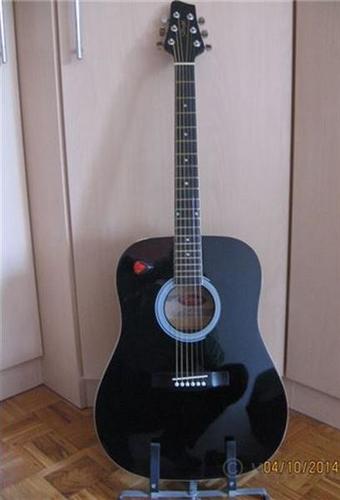 Akusticna gitara Stagg