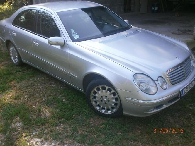 2002 Mercedes E 220 