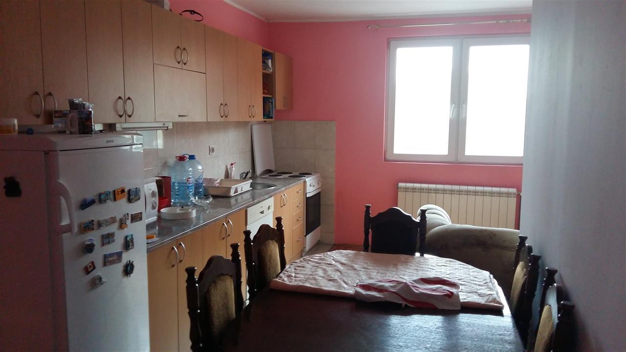 Iznajmljujem-sobu-u-stanu-na-Paliluli-60m2