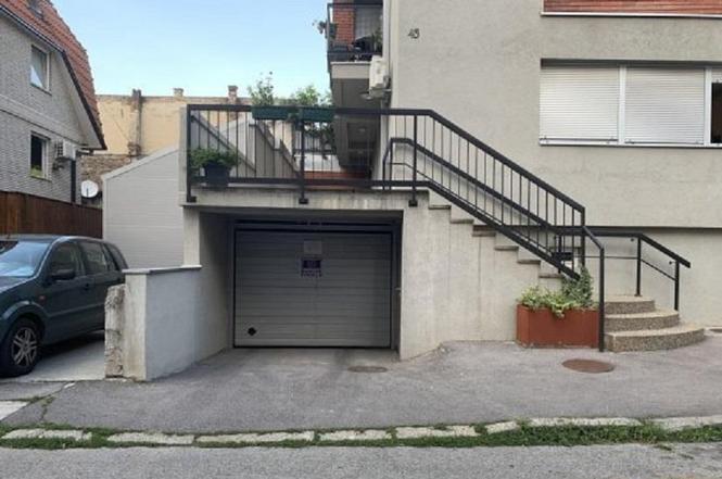 Izdajem garazu na Lekinom Brdu