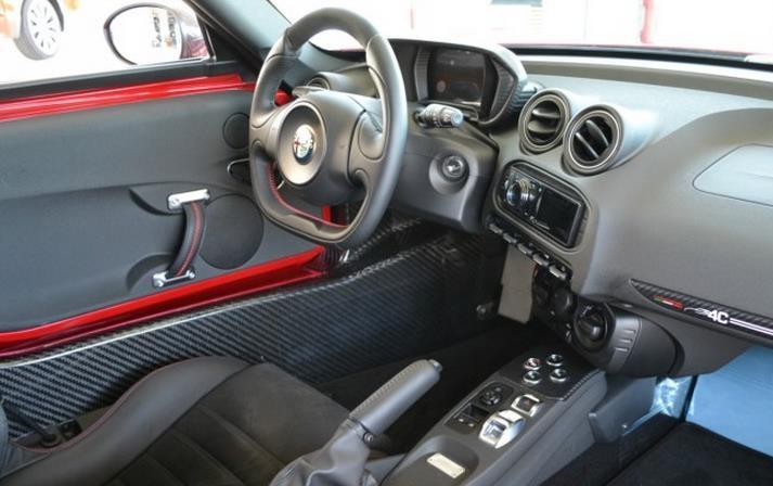 Alfa-Romeo-4c-launch-edition--14