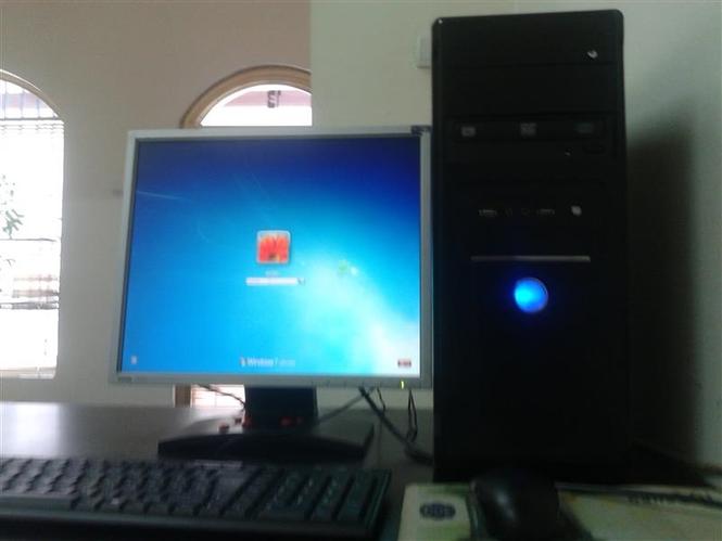 KOMPJUTER + MONITOR