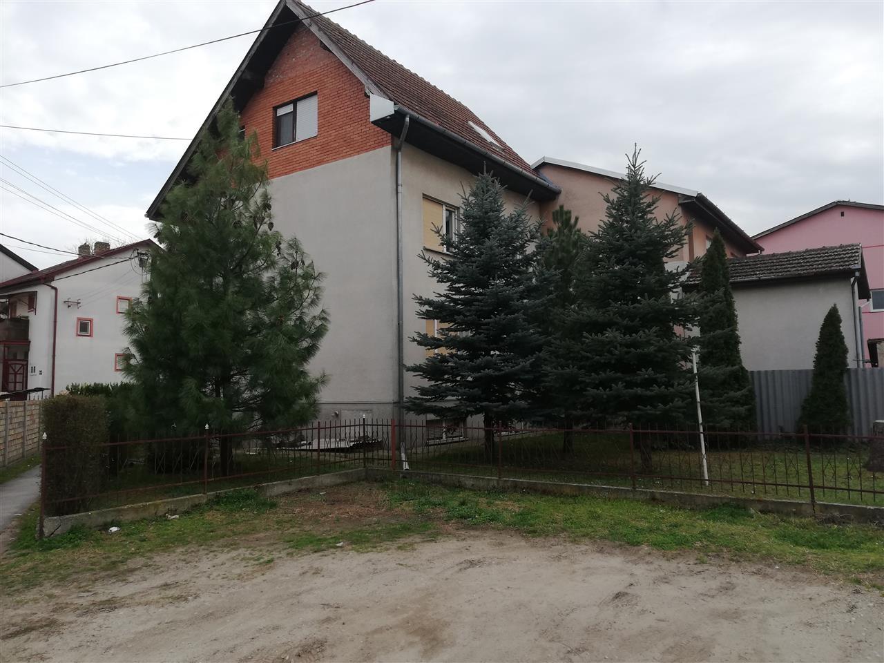 Pridajem-kuću-u-Subotici