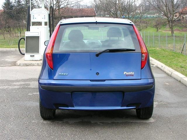 Fiat-Punto-1-2b-16V-Sporting--02