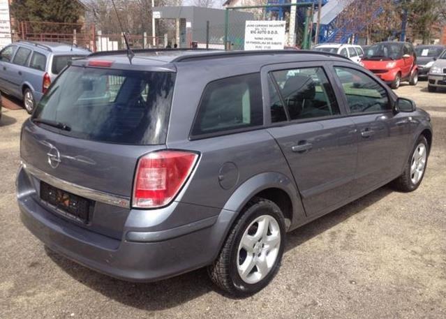 Opel-Astra-1-7-CDTI--08
