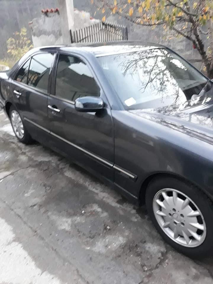 Mercedes-E-2001--godina