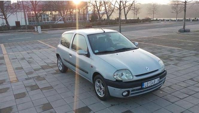 Renault Clio -00
