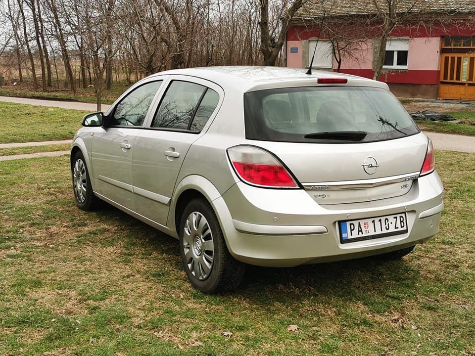 Opel-Astra-H-1-7-CDTI