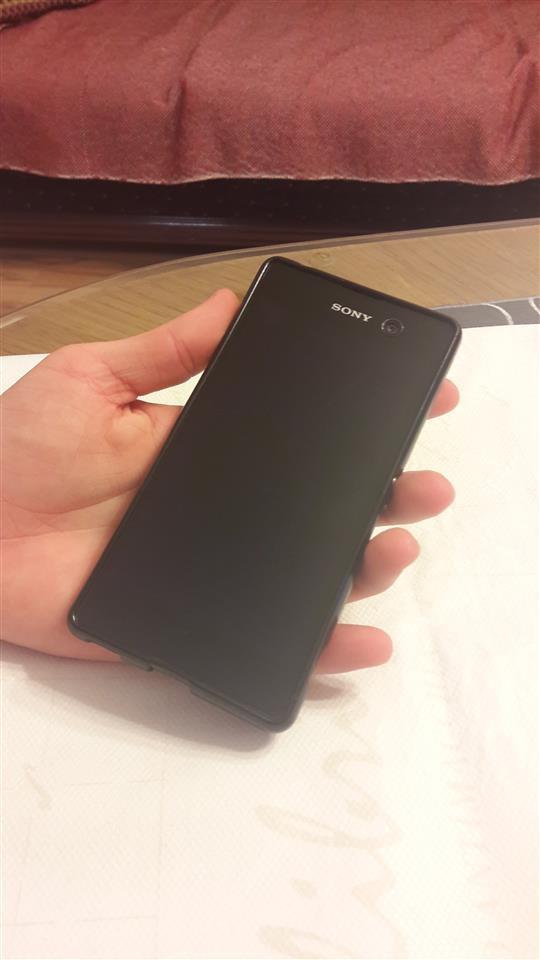 Sony-Xperia-M5