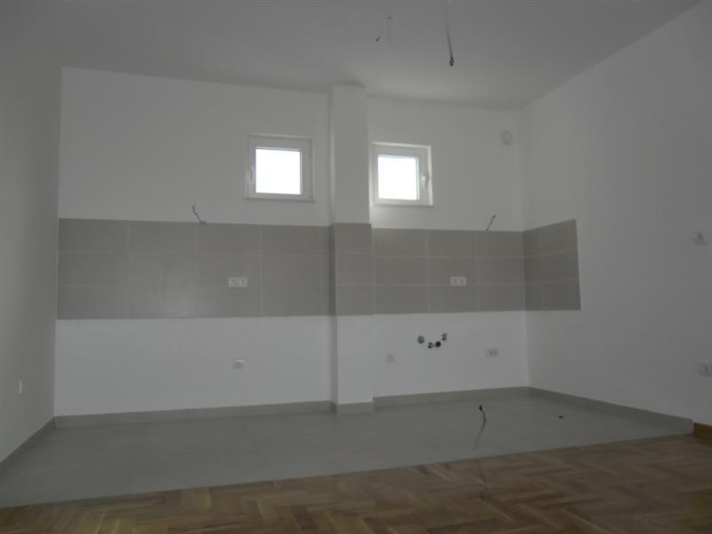 Stan-od-90m2-Carigradska--Centar