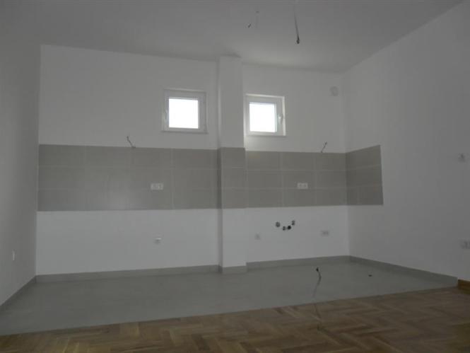 Stan od 90m2 Carigradska, Centar
