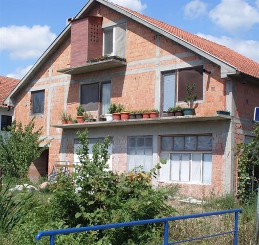 BORCA, kuca 297m2,  5 ari
