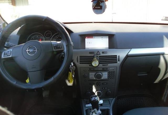Opel-Astra-1-3-CDTi--06-