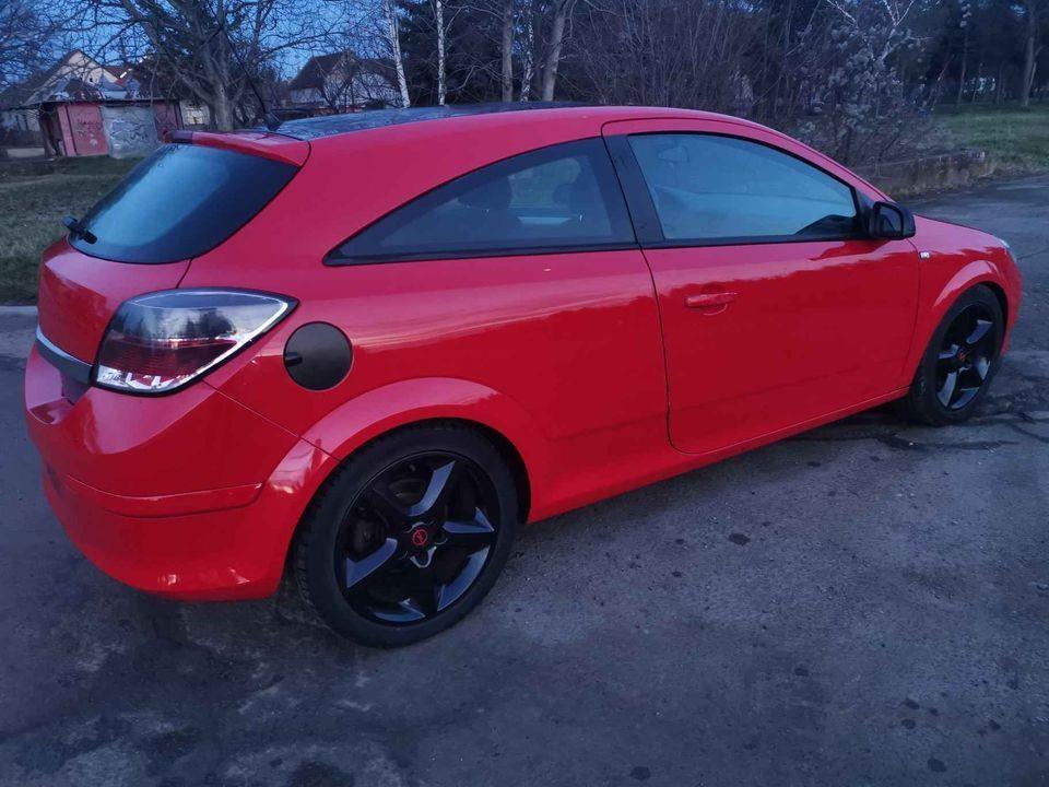 Astra-GTC-1-8-Ferarri-Crvena