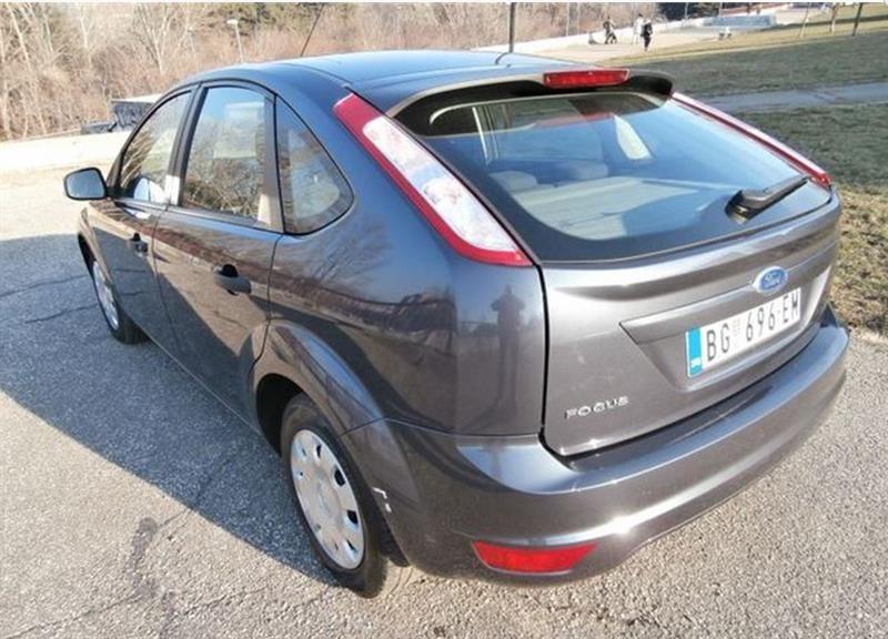 Ford-Focus-1-4-ambiente--11