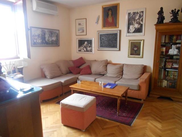 Stan 53 m2 u centru Beograda – POVOLJNO !!!
