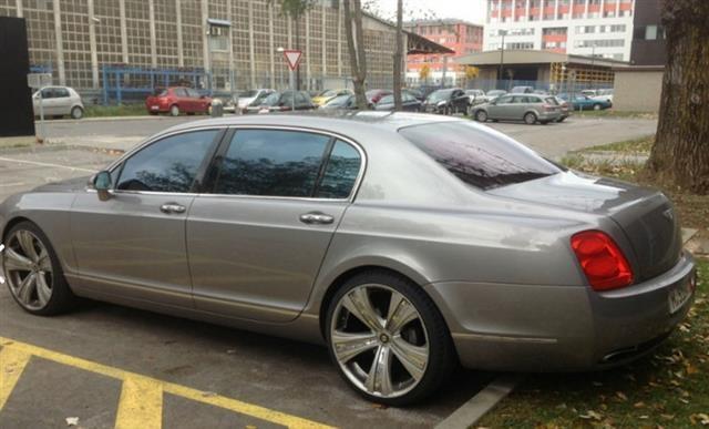 Bentley-Continental-flying-spur--06-