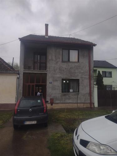 Prodaje se kuća