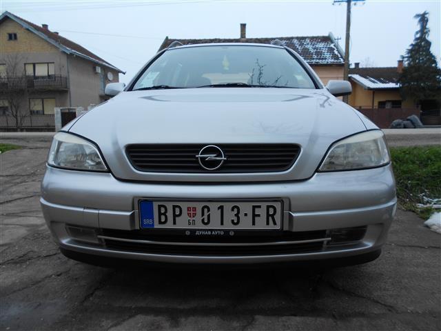 Opel-Astra-1-6--01