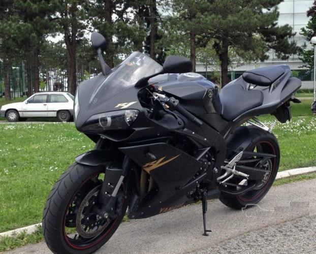 Yamaha R1 -08