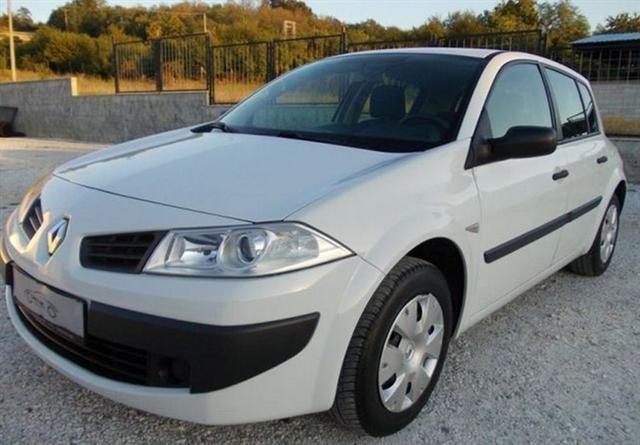 Renault-Megane--08